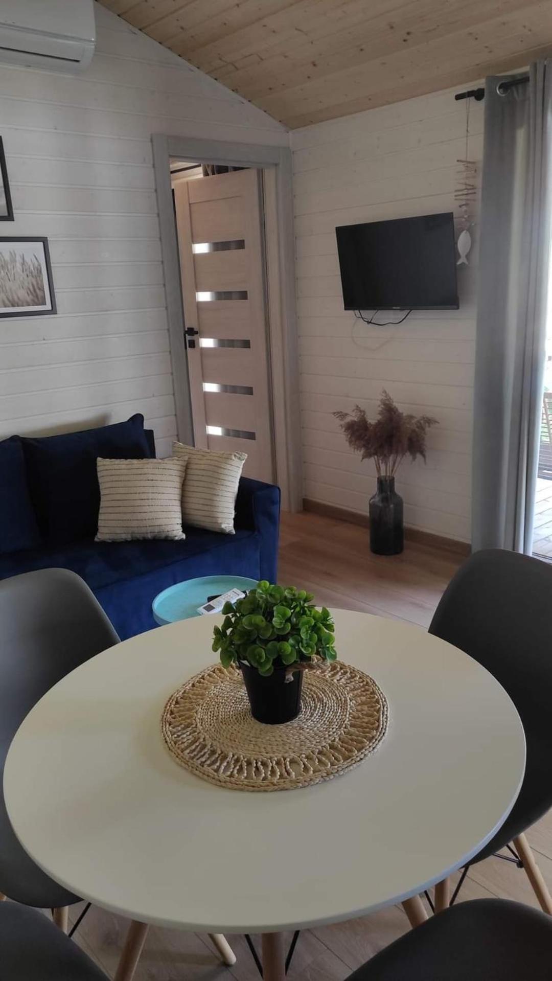 Hotel Zakatek Na Blotach à Karwienskie Bloto Drugie Extérieur photo